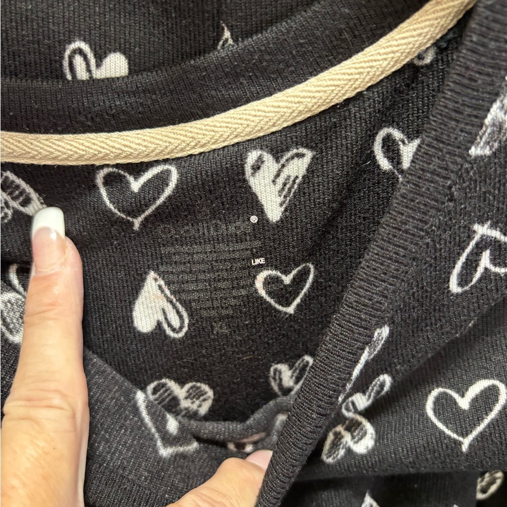 Cuddle Duds Black Heart Patterned Sweatshirt - image 8